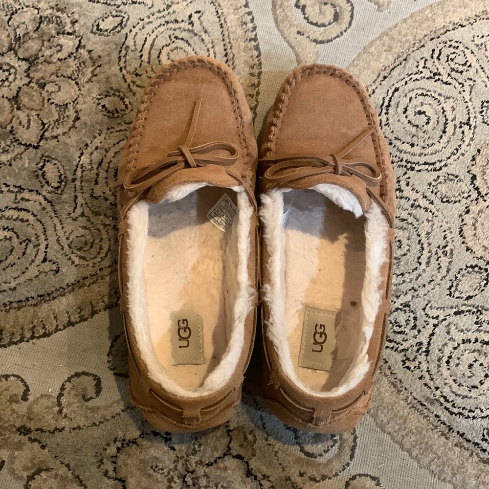 Brand new w/o tags Men’s size 10 UGG slipppers